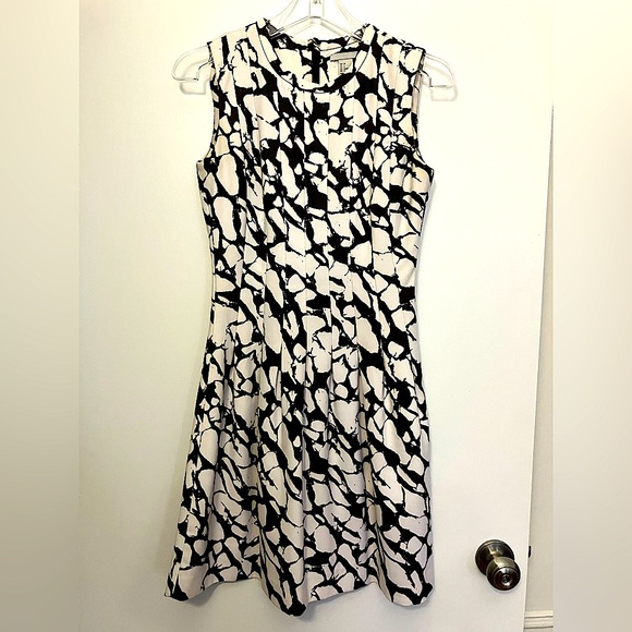 Pleated Sleeveless Dress Mid Length Marbled Pattern - Picture 1 of 6
